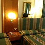 Raeli Archimede Hotel