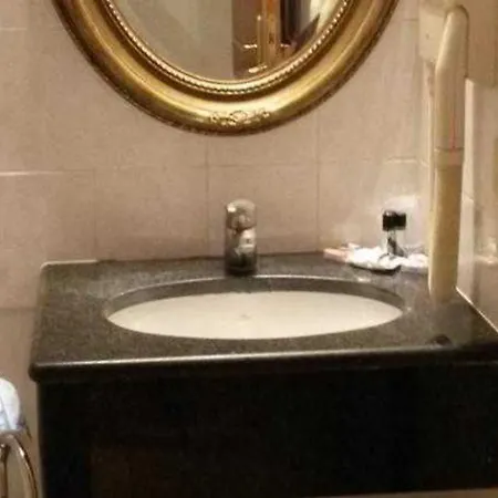 Raeli Archimede 4* روما