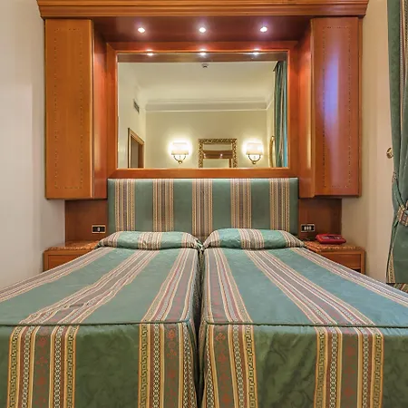 فندق Raeli Archimede 4*