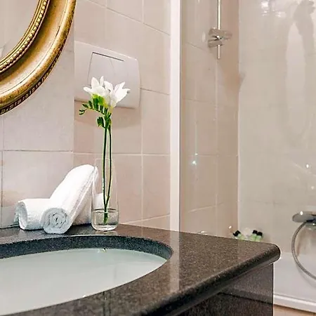 Raeli Archimede Hotel
