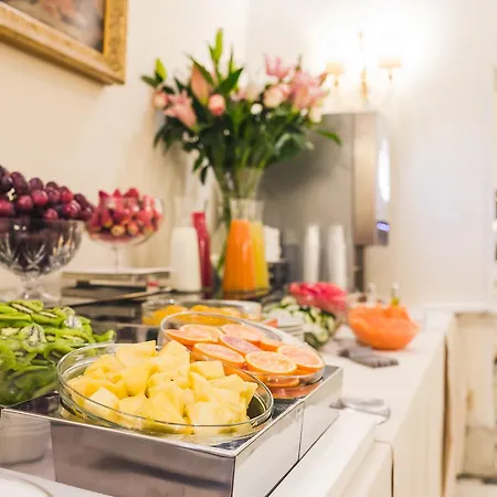 Raeli Archimede فندق