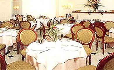 Отель Raeli Archimede